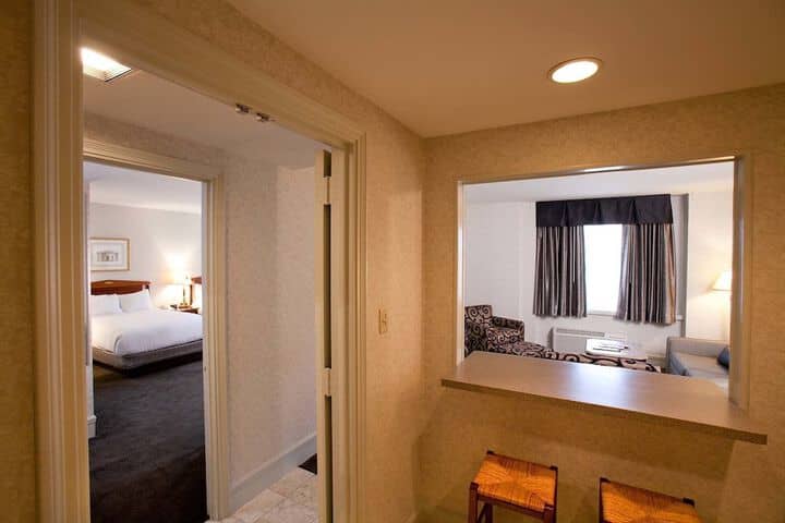 Room 41 of 85