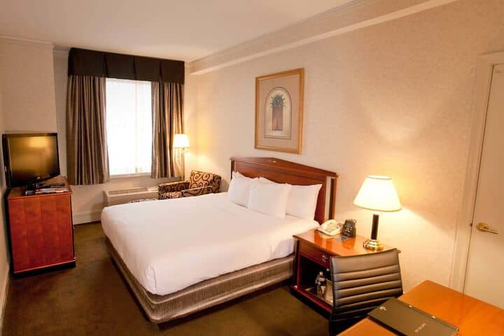 Room 4 of 85