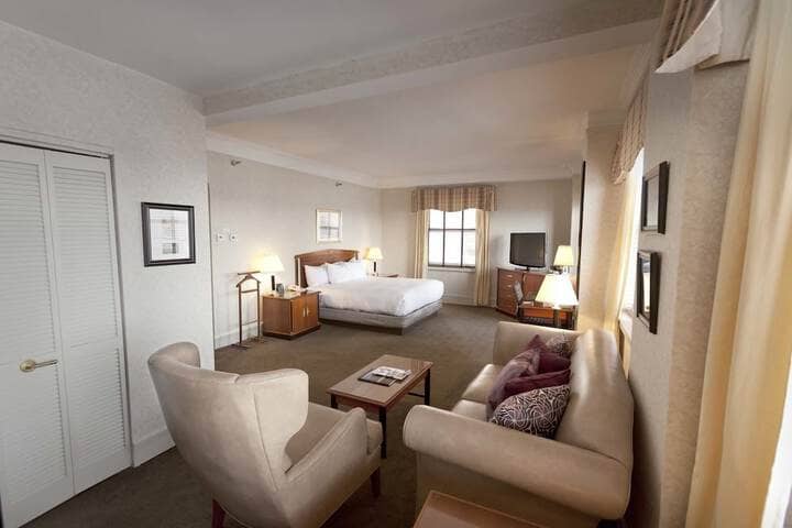 Room 28 of 85
