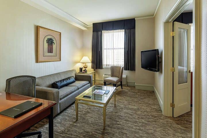 Room 34 of 85