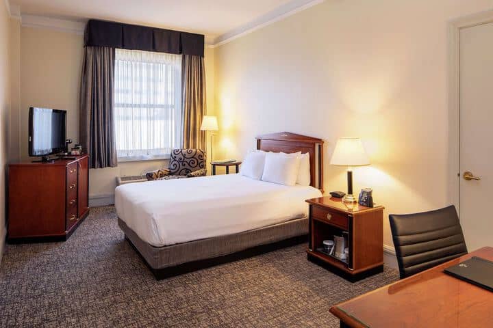 Room 15 of 85