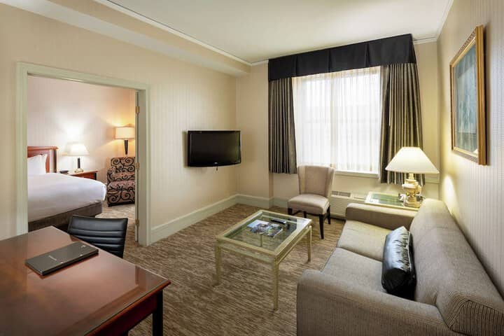 Room 30 of 85